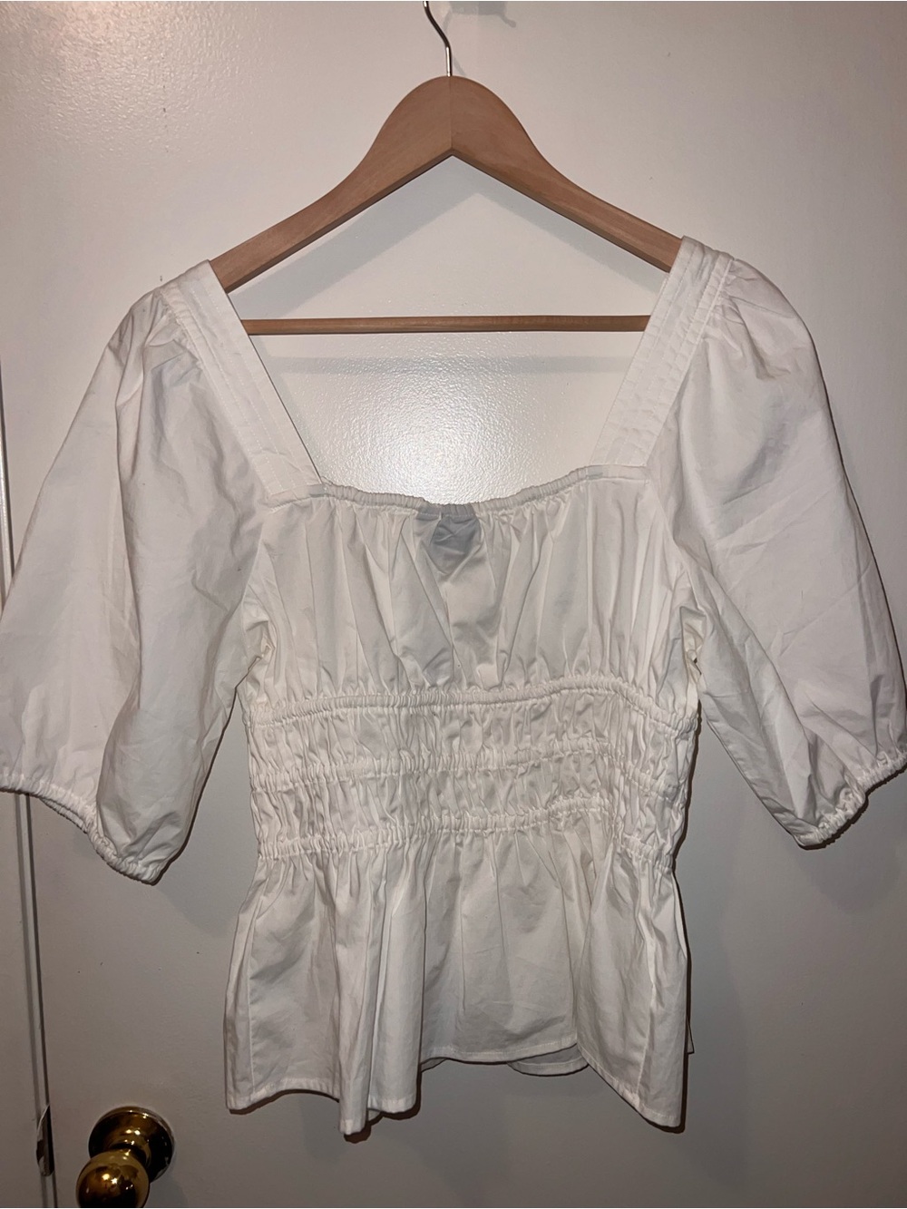 GAP White Smocked Peplum Puff-Sleeve Top - Picture 4 of 6
